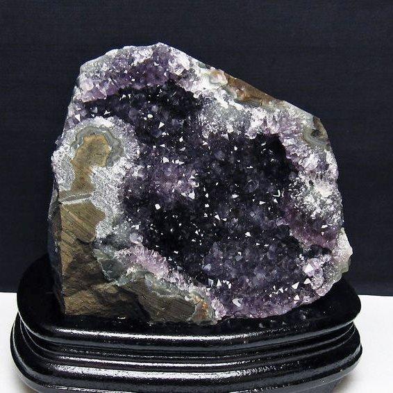 2Kg アメジスト クラスター ウルグアイ産 原石 amethyst 台座