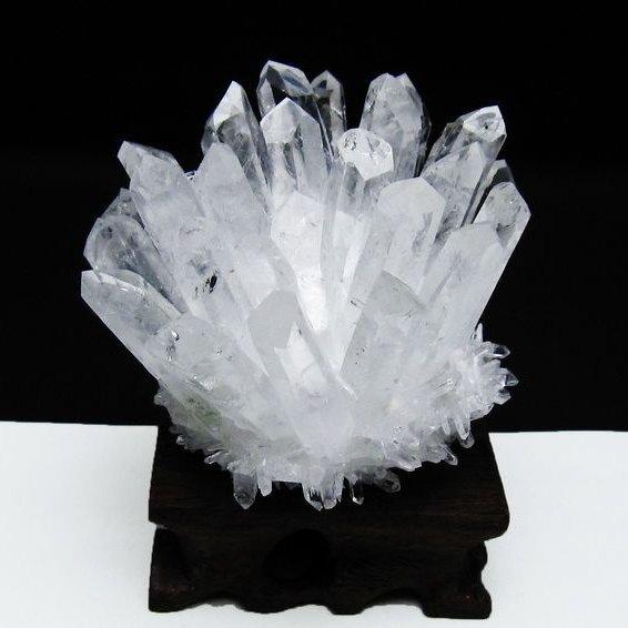 【最終値下げ!!】水晶クラスター 原石 天然石 パワーストーン 置き物 水晶 クラスター 原石 置物 台座付属 一点物 182-7177 : 天然石