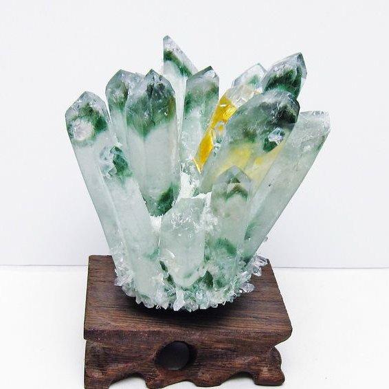 緑水晶 クラスター 原石 置物 台座付属 一点物 182-7343 : 天然石