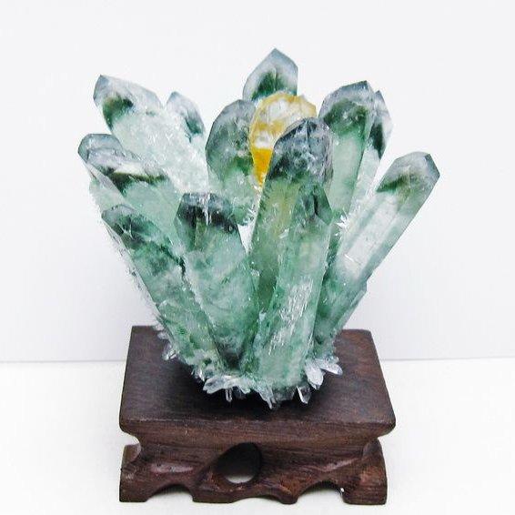 緑水晶 クラスター 原石 置物 台座付属 一点物 182-7353 : 天然石 