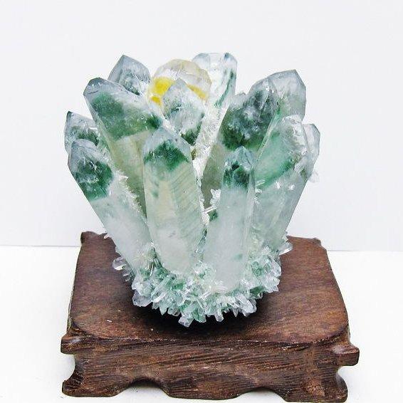 緑水晶 クラスター 原石 台座付属 一点物 182-7502 : 天然石