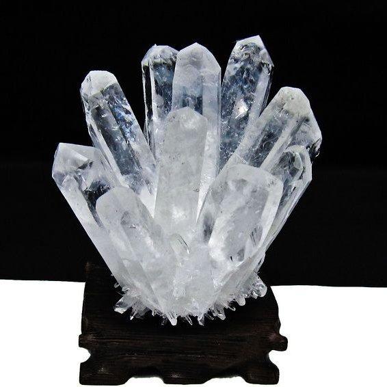 天然石　特大　水晶　クラスター　台座付き 天然石 水晶クラスター 台座付き インテリア 置物 浄化 玄関飾り部屋