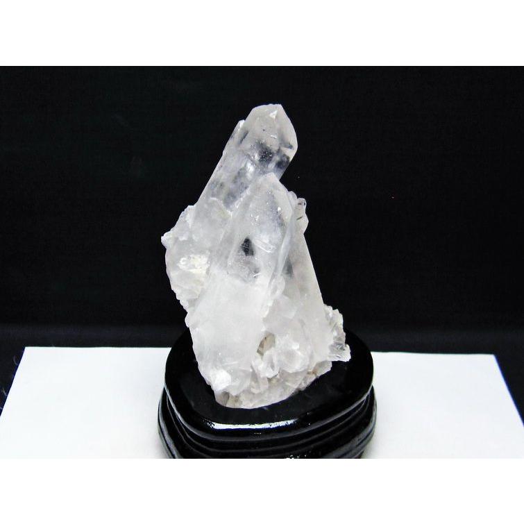 水晶 クラスター マダガスカル産 台座付属 原石 送料無料 一点物 182