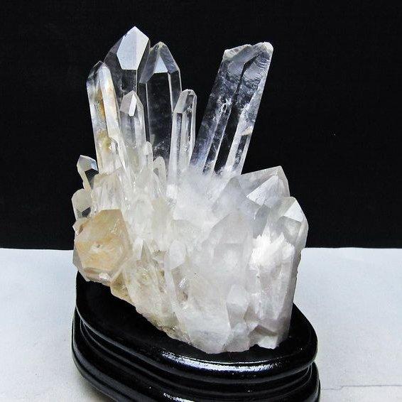 水晶 クラスター マダガスカル産 台座付属 原石 送料無料 一点物 182