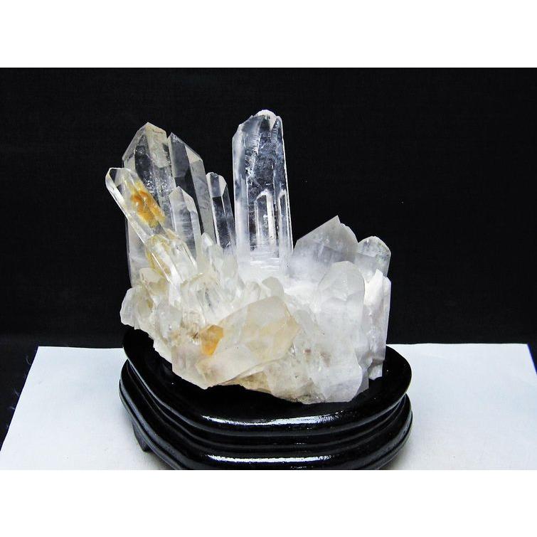天然石 マダガスカル産 水晶クラスター／台座付き 約2kg 水晶 クラスター マダガスカル産 台座付属 原石 送料無料 一点物 182