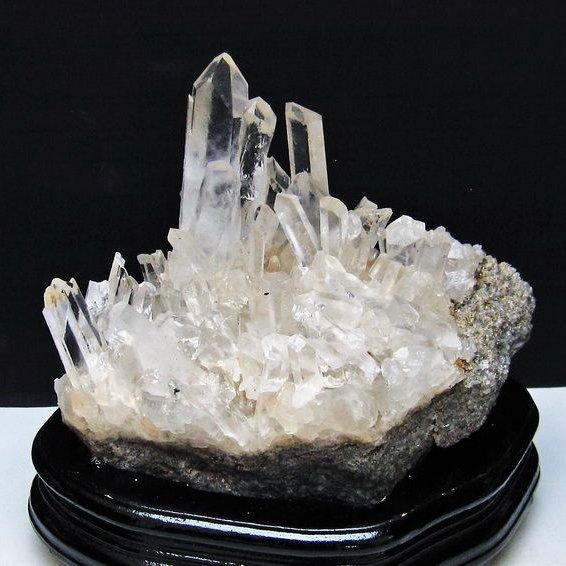 ◉約2.1kg【マダガスカル産水晶/原石】クリスタルクラスター 2Kg 水晶 クラスター マダガスカル産 台座付属 原石 送料無料 一点物