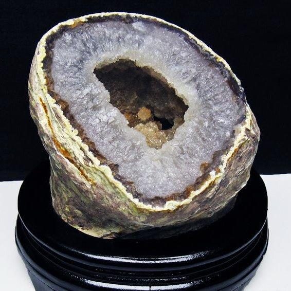 2.3Kg アゲート ジオード 原石 台座付属 一点物 送料無料 191-509