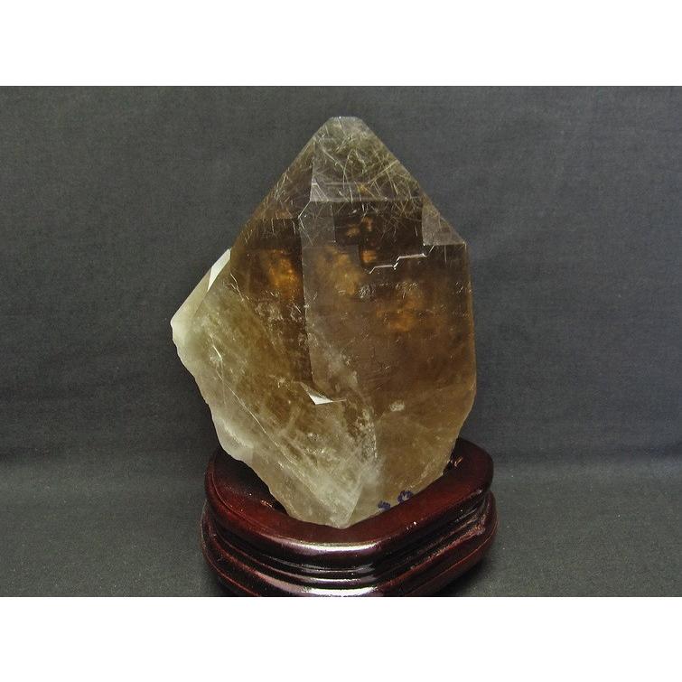 2.5Kg スモーキークォーツ 煙水晶 原石 ルチルクォーツ入り 台座付属
