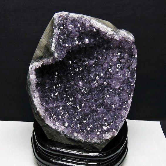 2.7Kg アメジスト クラスター ウルグアイ産 原石 amethyst 台座付属 花 