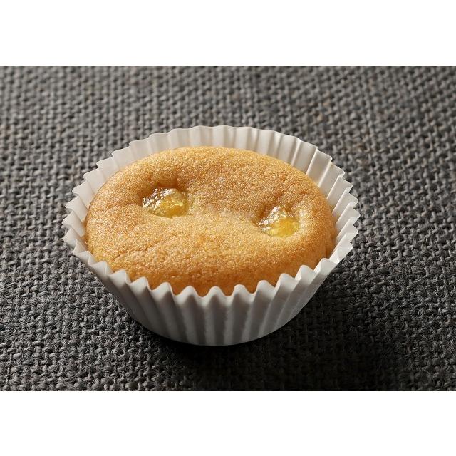 冷凍ケーキ ヤヨイ 新米粉のカップケーキ・メープル風味(鉄)25g×40個入 業務用｜toshomart