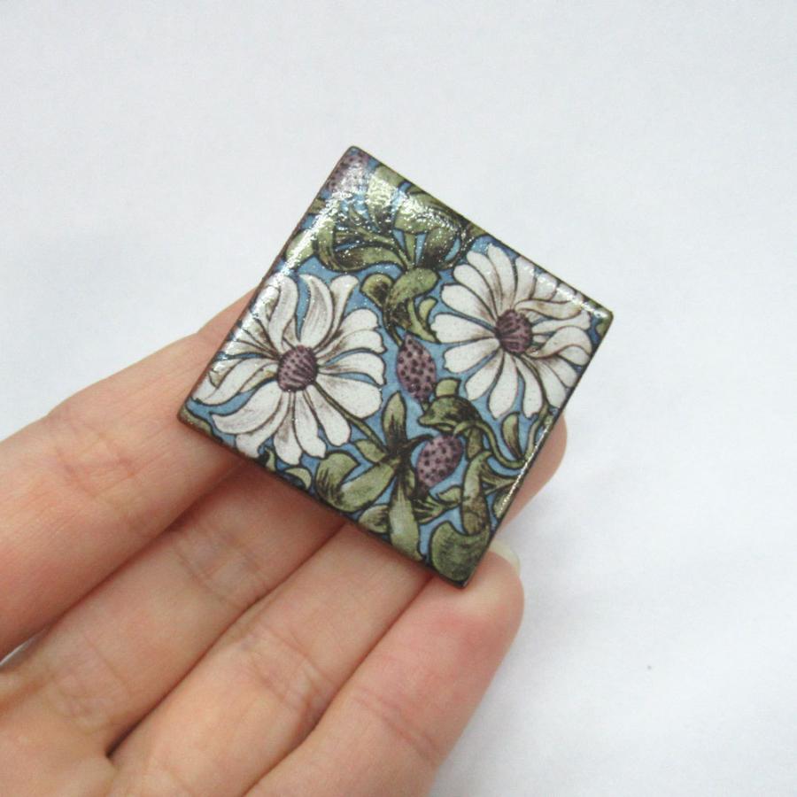 英国製 陶器 ブローチ ウィリアム・ド・モーガン 花柄 RH587 Stockwell Ceramics |  | 03