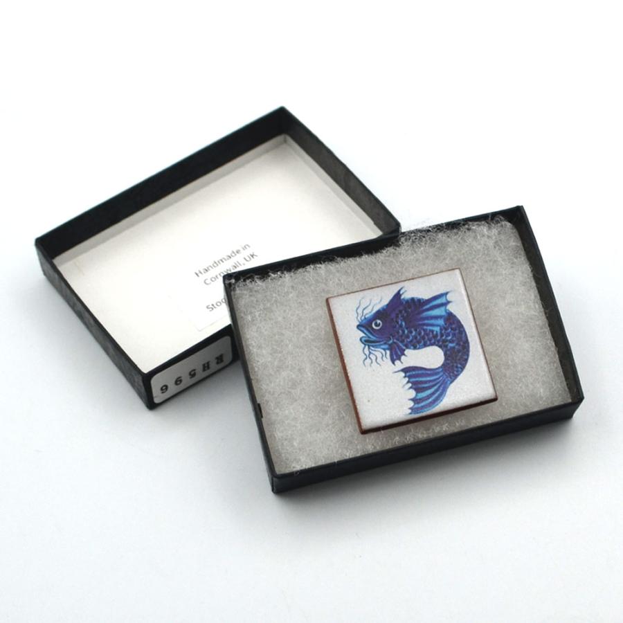 英国製 陶器 ブローチ ウィリアム・ド・モーガン 魚 RH596 Stockwell Ceramics |  | 02