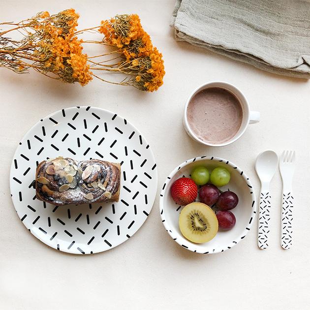 食器 子供用 子ども用 キッズ ベビー 赤ちゃん Chocolatesoup チョコレートスープ ジオメトリー メラミンテーブルウエアセット ラッピング対応 Mka 5294 オシャレな収納 こどもと暮らし 通販 Yahoo ショッピング