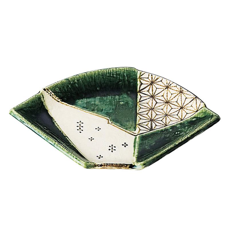 喜多里加作　織部釉茶碗　金彩陶印 喜多里加作 織部釉茶碗 金彩陶印 【公式通販】