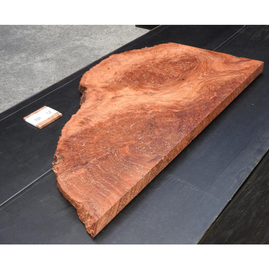 花梨 カリン 一枚板 幅上部250〜600×厚み38×長さ最大960mm 片耳 花梨 カリン 一枚板 幅上部250〜600×厚み38×長さ最大960mm 片耳