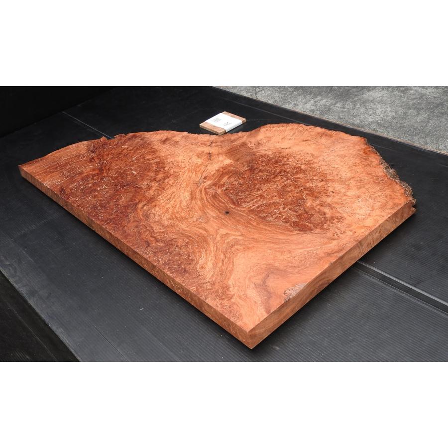 花梨 カリン 一枚板 幅上部250〜600×厚み38×長さ最大960mm 片耳 花梨 カリン 一枚板 幅上部250〜600×厚み38×長さ最大960mm 片耳