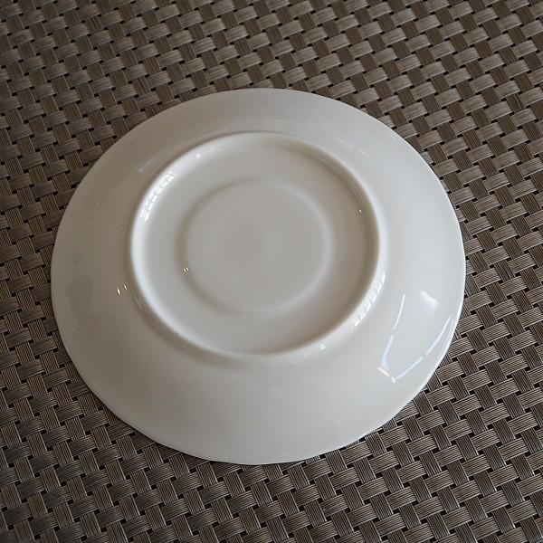 ホワイトフラワー カップ＆ソーサー５客セット ボーンチャイナ 伏せ焼き 訳あり |  | 03