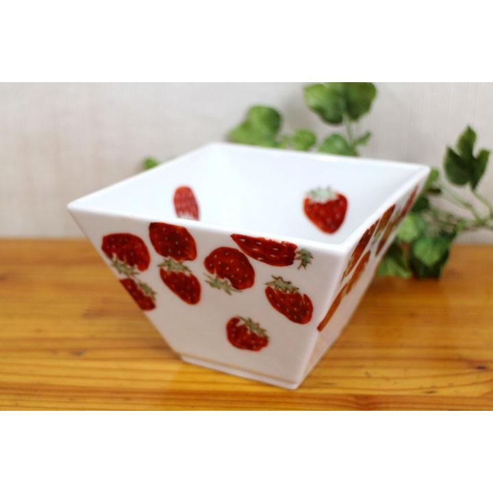 012 [九谷焼]1鉢　5皿　未使用品 九谷焼 角鉢 いちご / 川合孝知 和食器 鉢 角鉢 菓子鉢 人気 ギフト