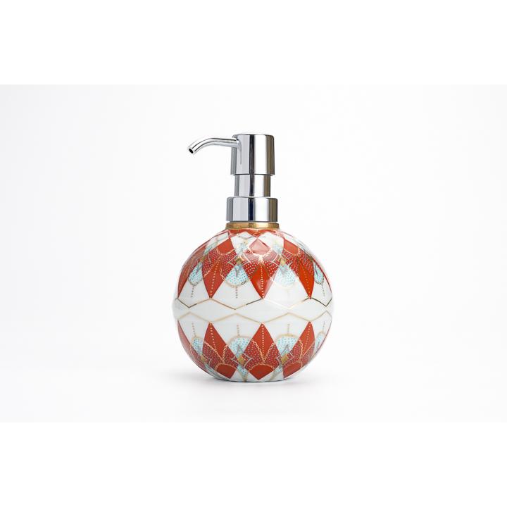 お値下げしました、九谷焼　青粒　花文　人物盃　ホツあり 香器 色絵金襴花詰 / 高 聡文 ｜九谷焼の販売専門店 陶らいふ