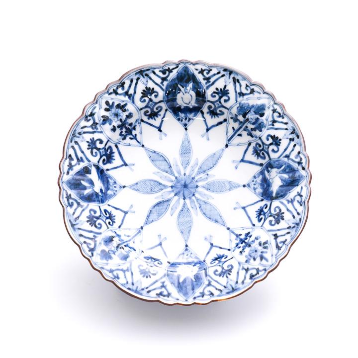 九谷焼 平向付 青華吉祥更紗兎文 / 山本長左 18cm 中皿 木箱入り 和食器 染付 人気 ギフト 贈り物 結婚祝い 法人ギフト 記念品 贈答品 木箱入りの画像