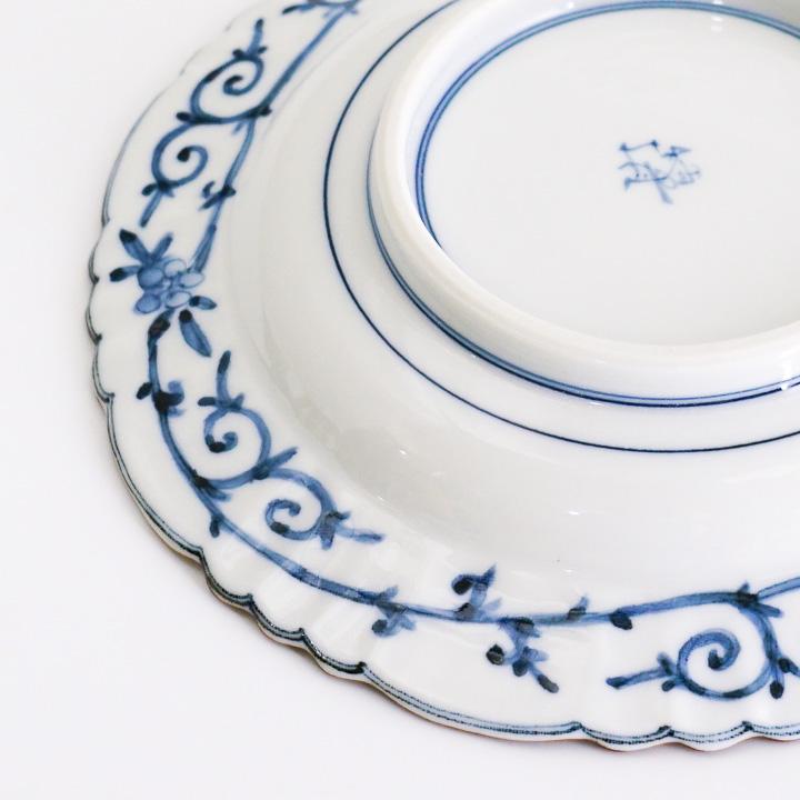 九谷焼 平向付 青華吉祥更紗兎文 / 山本長左 18cm 中皿 木箱入り 和食器 染付 人気 ギフト 贈り物 結婚祝い 法人ギフト 記念品 贈答品 木箱入りの画像