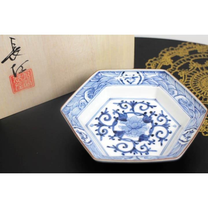 九谷焼 六角取皿 青華波頭牡丹唐草文/山本長左(宮内庁御用窯 九谷焼 六角取皿 青華波頭牡丹唐草文/山本長左(宮内庁御用窯
