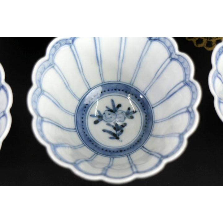 九谷焼 菊型小鉢揃 桃果紋/山本長左(宮内庁御用窯) 送料無料 九谷焼 菊型小鉢揃 桃果紋/山本長左(宮内庁御用窯) 送料無料