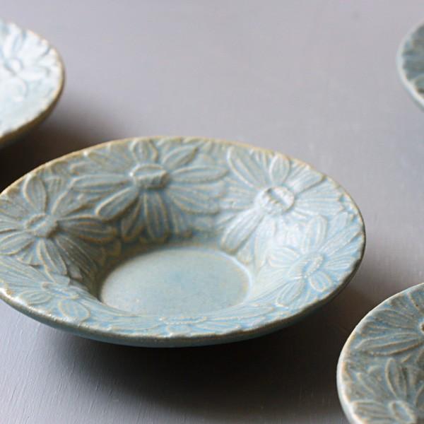 よしざわ窯 益子焼 ブルーグレー マーガレットがいっぱいのお皿・小