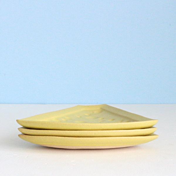 よしざわ窯 益子焼 チーズ皿 小皿 022 T1240 Tourbillonヤフーショップ 通販 Yahoo ショッピング