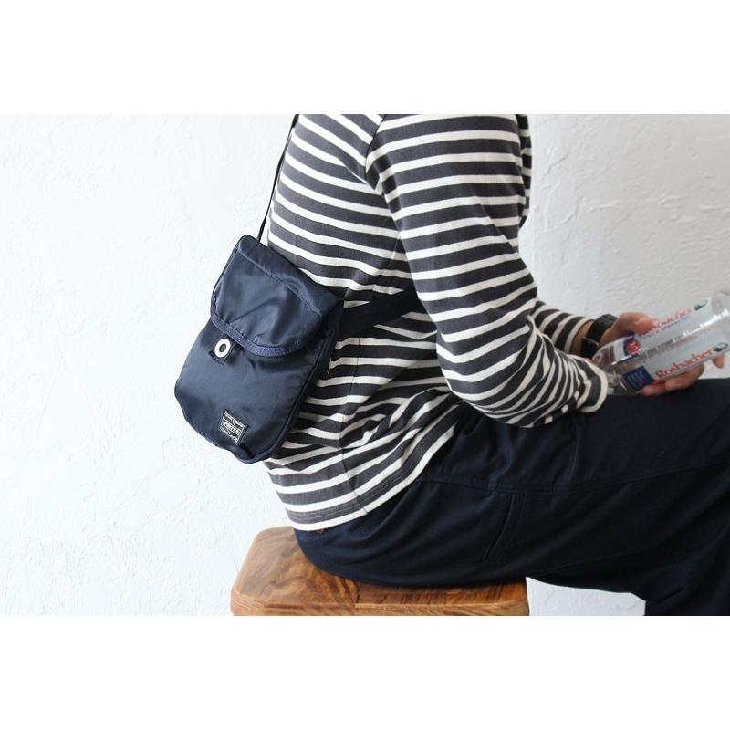 【美品】PORTER ポーターフレーム ショルダーバッグ　ブラック FRAME（PORTER） ポーター フレーム ショルダーバッグ(S) 690