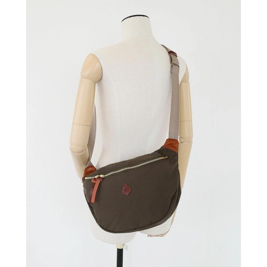 美品❣ クレドラン ショルダーバッグ ライトブラウン　ボディバッグ 日本製 CLEDRAN（クレドラン） ボディバッグ CLEDRAN LUMI BODY BAG ルミ