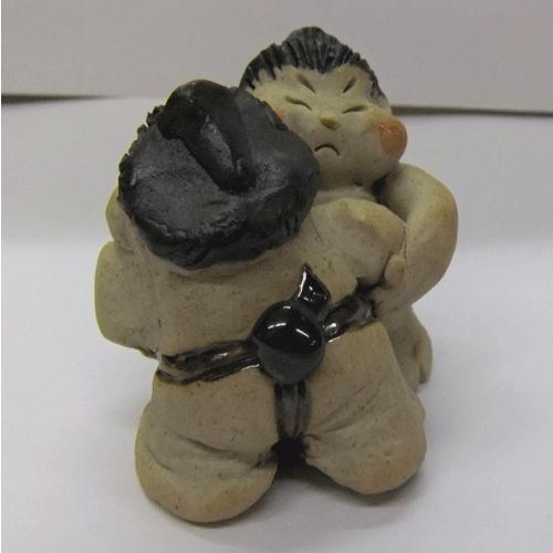 手作りの陶人形 力士 おすもうさん 組み手 縁起 癒し瀬戸焼人形 : 日本