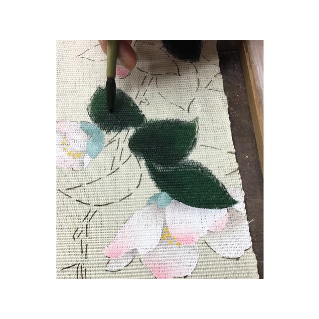 手描き麻暖簾【鳥と忍草】手染め のれん 巾81×144cm　一点物　アンティーク 鳥獣戯画 手描き染めのれん | iichi 日々の暮らしを心地よくする