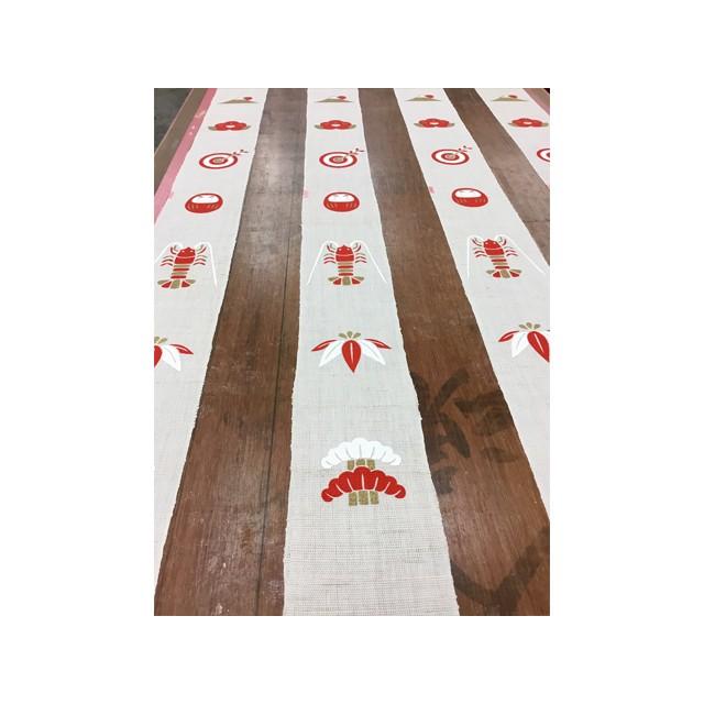 麻織布手染めタペストリー 麻細タペストリー（紅白縁起）冬柄 天然素材