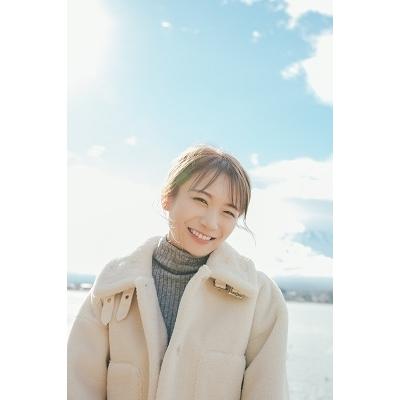 秋元真夏 秋元真夏 卒業記念写真集『振り返れば、乃木坂』 Book |  | 02