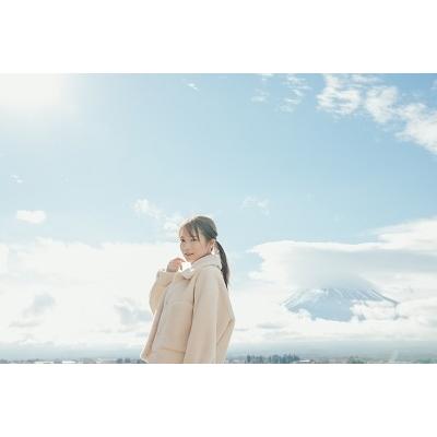 秋元真夏 秋元真夏 卒業記念写真集『振り返れば、乃木坂』 Book |  | 03