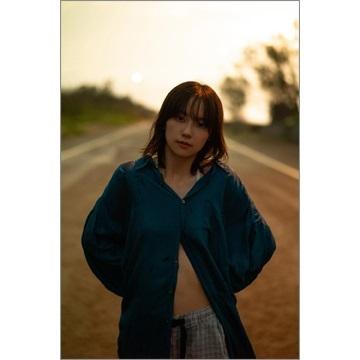 加藤小夏 加藤小夏写真集 二日月 B.L.T MOOK Mook |  | 02