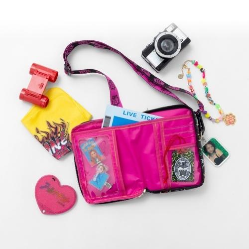 RE. LUCKY POCHETTE BOOK Book |  | 05