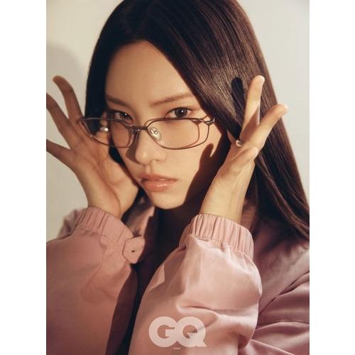 GQ KOREA 2025年11月号＜A_JISOO (BLACKPINK)＞ Magazine |  | 02