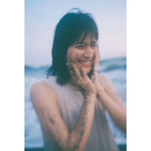 橋本愛 橋本愛20代ラスト写真集『MOOD BOARD:』 Book |  | 02