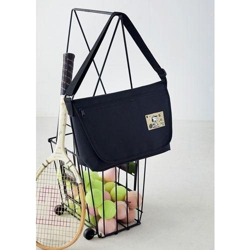 SNOOPY DAILY MESSENGER BAG BOOK Book |  | 01