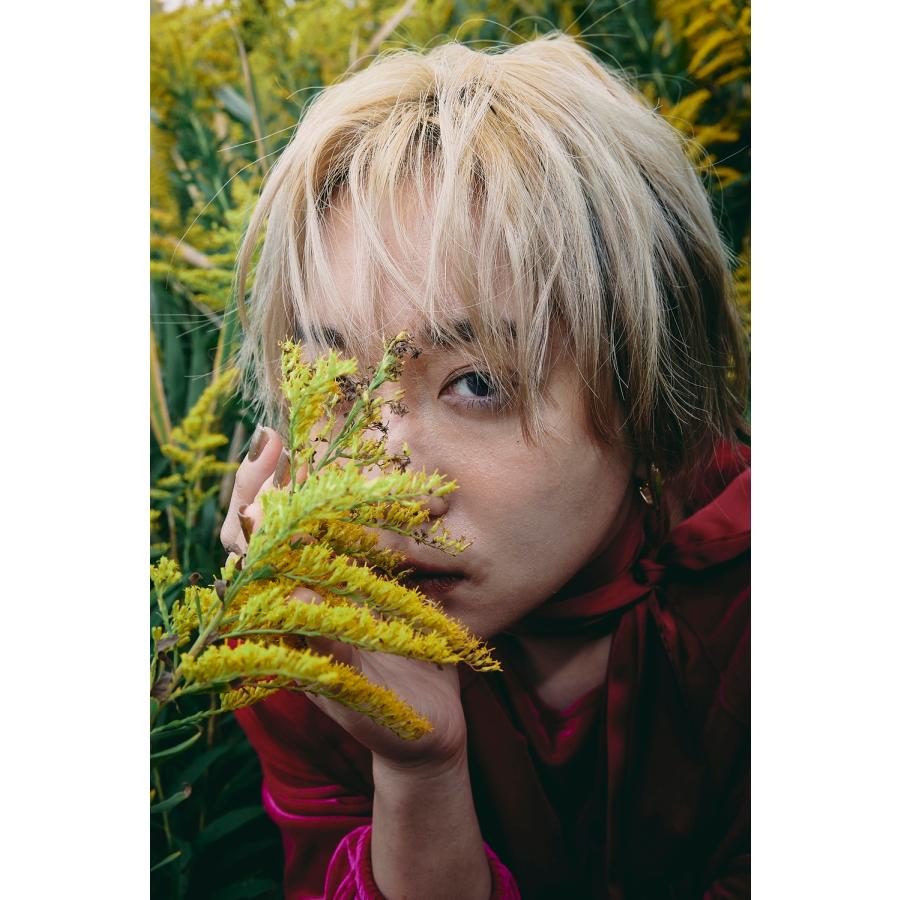 伊澤彩織 伊澤彩織PHOTO BOOK PLAYer 1 Book |  | 03