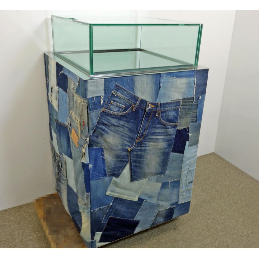 C】 デニム装飾 ガラスケース ◇ 幅657×奥行657×高さ1100mm C】 デニム装飾 ガラスケース ◇ 幅657×奥行657×高さ1100mm