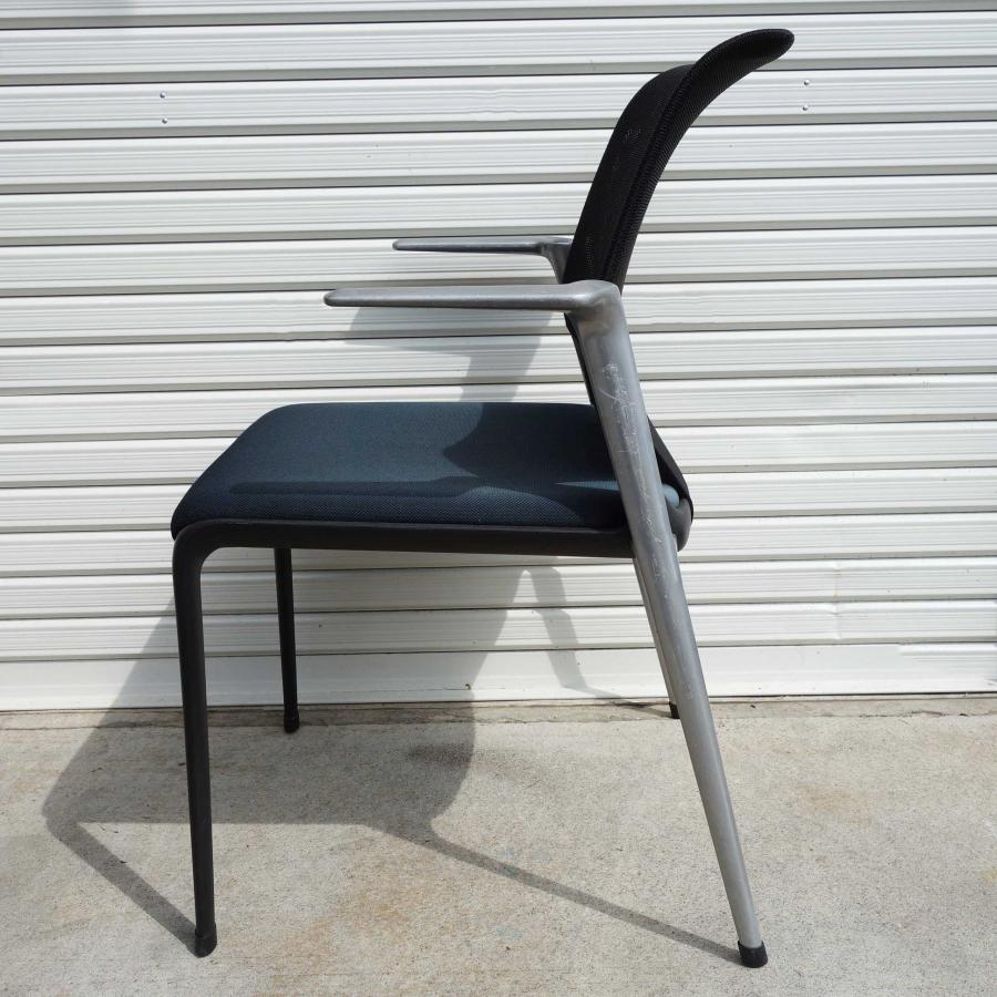 デザイナーズ家具 Vitra アームチェア Meda Slim ◆ 在庫6 SA417302 ミーティングチェア 肘付き ◆ 背メッシュ スタッキング｜town-houei｜03