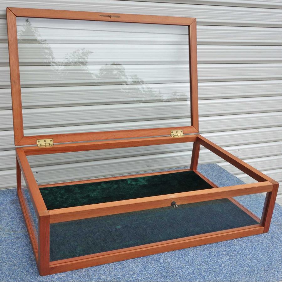 送料無料 ◇ アンティーク調 木製ガラスケース 幅600×奥行380×高さ