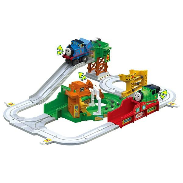 プラレール ビッグローダー きかんしゃトーマス あっちでこっちで積み