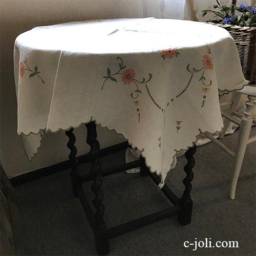 英国アンティーク】手刺繍コットンテーブルクロス 86x86cm YM005