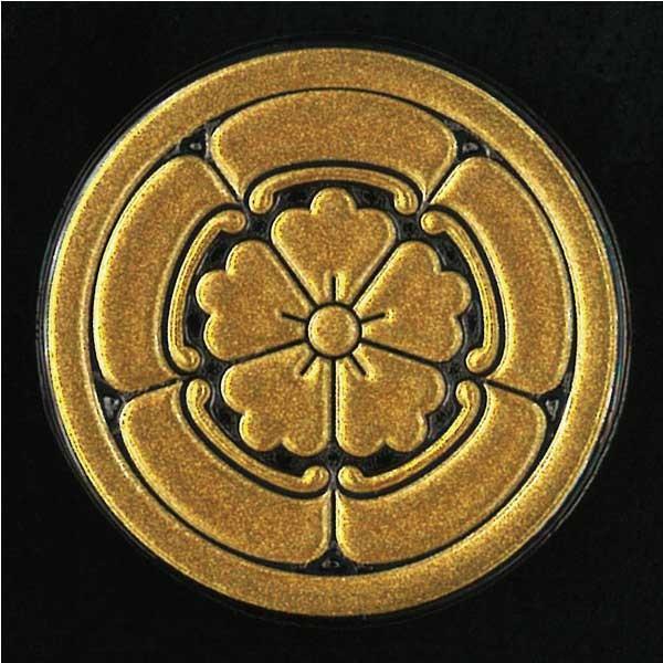 家紋 蒔絵シール 家紋ステッカー 「 丸に五瓜に唐花 」 金 30mm : TOYO