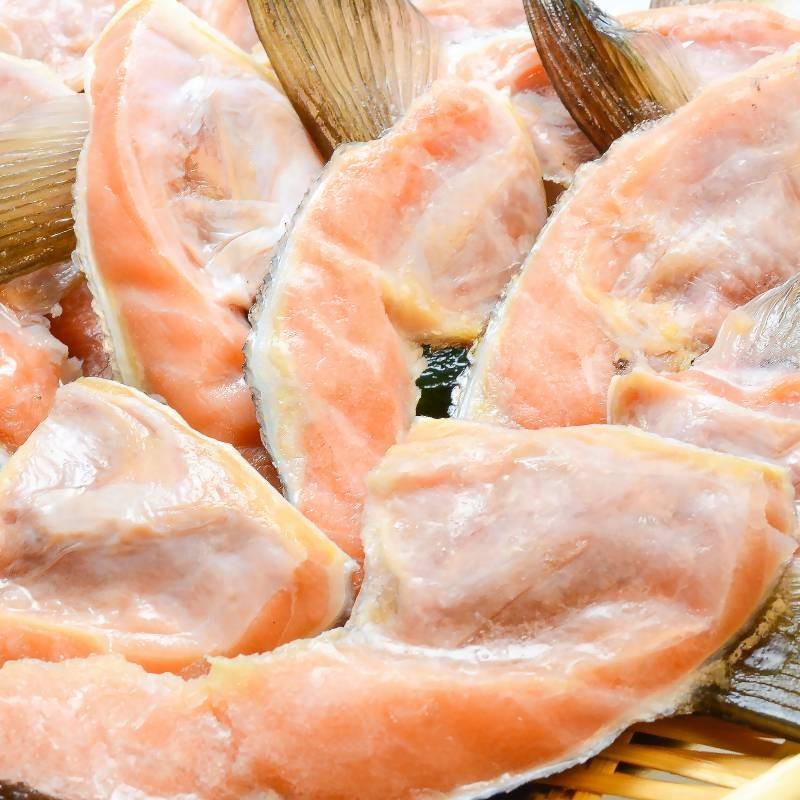 鮭カマ 10 12枚前後 冷凍時総重量1ｋg 真空パック Sake Kama 豊洲市場 Jp マグロ ウニ カニ通販 通販 Yahoo ショッピング