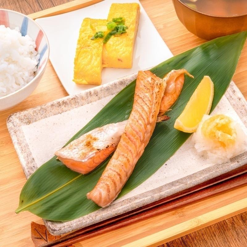 トロサーモン ハラス 業務用 300g&times;10パック 鮭ハラスは、一番おいしい脂がのった大トロ部分！こんがり焼けばトロけます！旨みの濃さならハラス